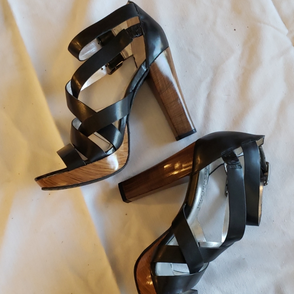 Heels - Picture 2 of 4